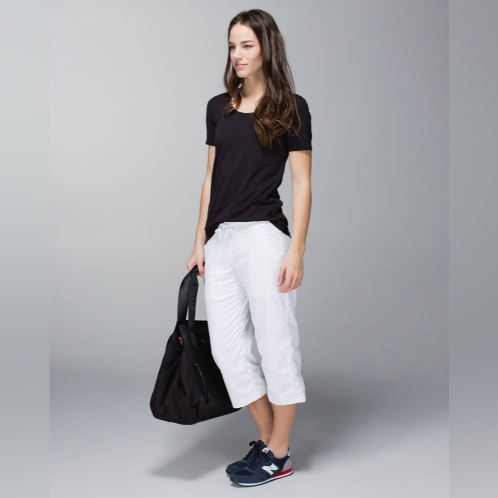 NWT Lululemon Studio Crop Pants. LINED! WHITE! NEW WITH TAGS! SZ. 4